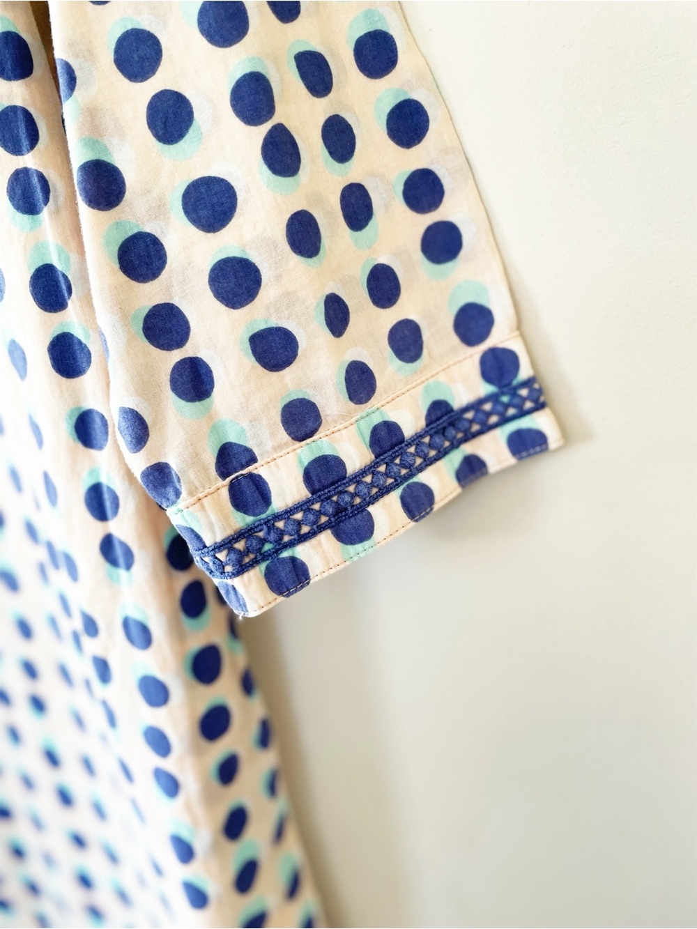 Boden White Mini Dress with Blue Polka Dots and Embroidered V-Neck Size 6 EUC - Picture 8 of 14